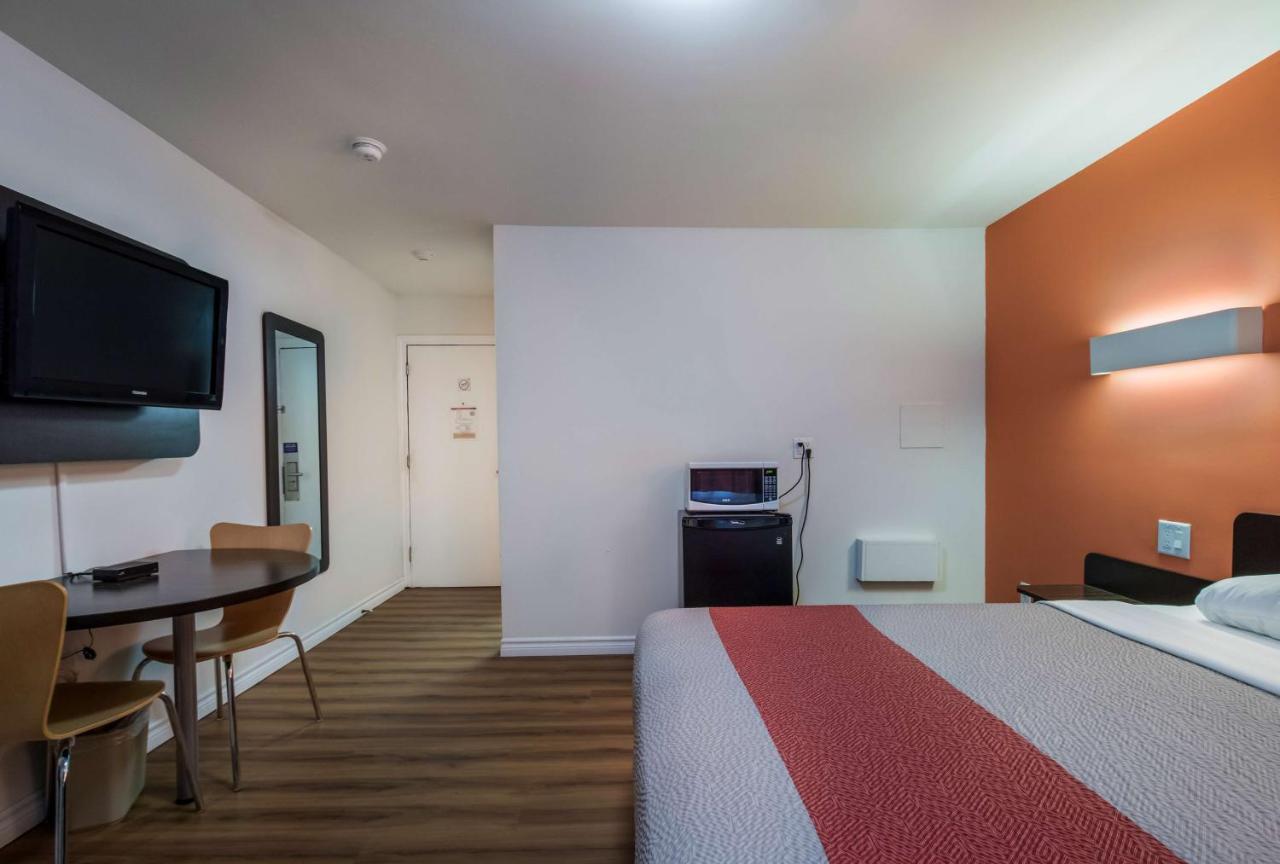 Motel 6-Sudbury, On Luaran gambar