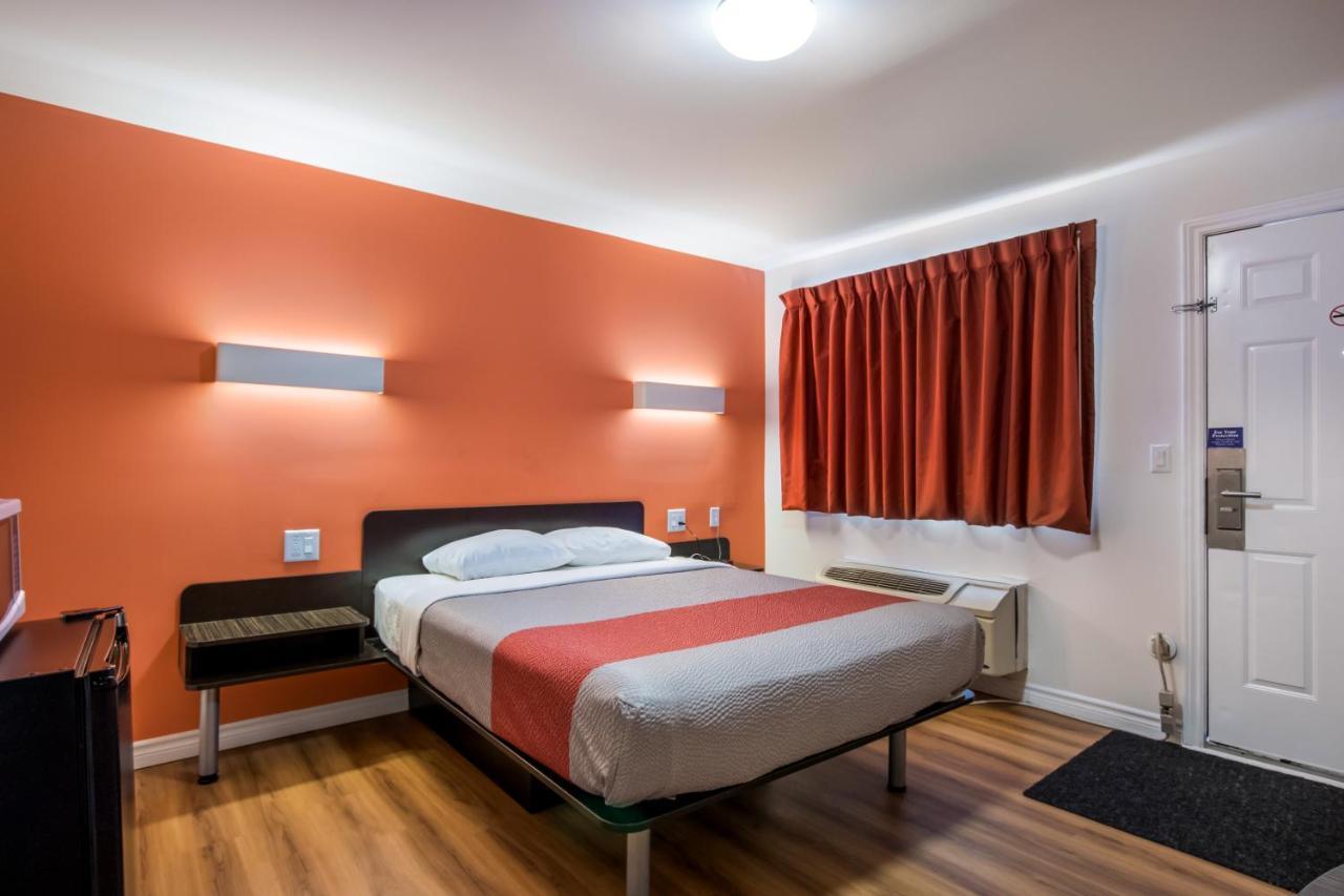 Motel 6-Sudbury, On Luaran gambar