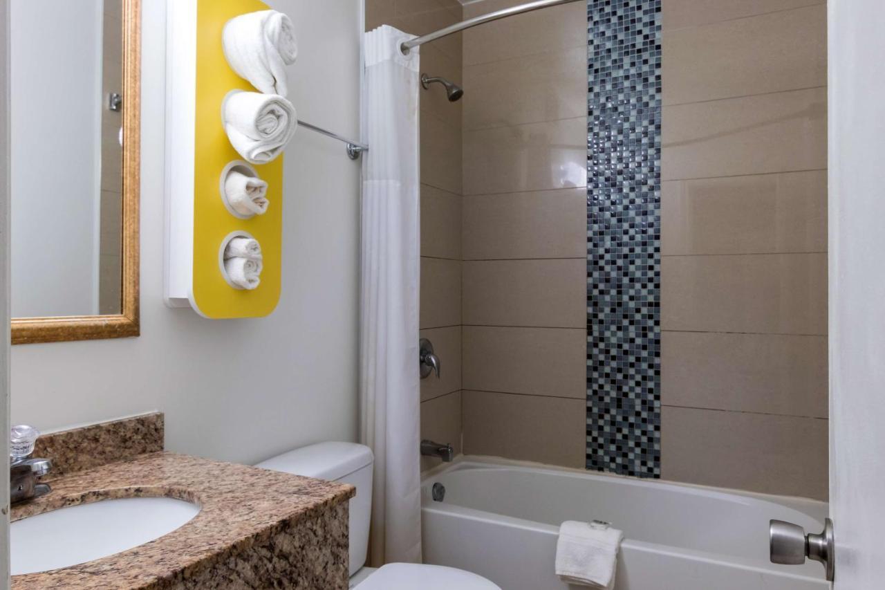 Motel 6-Sudbury, On Luaran gambar