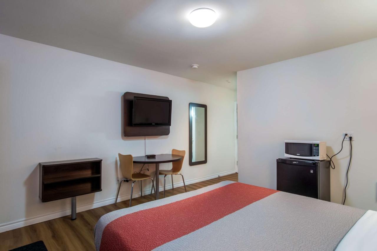 Motel 6-Sudbury, On Luaran gambar